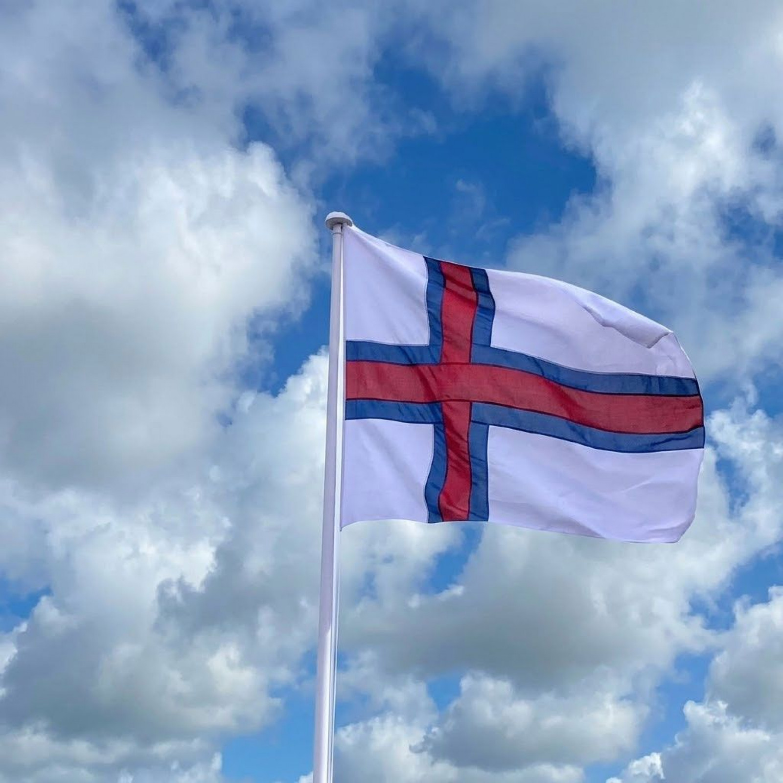 Vísið virðing og samkenslu við automatiskari flagging