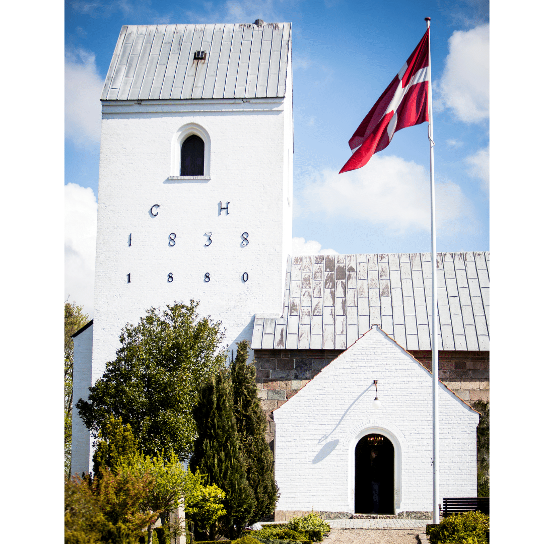 Flagstang kirke, kirkegård, menighedshus